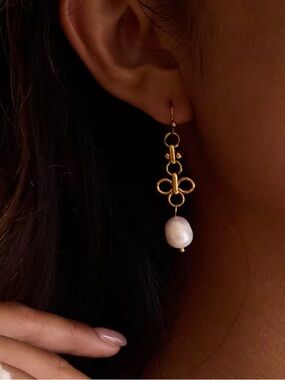 18K Gold Plated Freshwater Pearl Drop Earrings